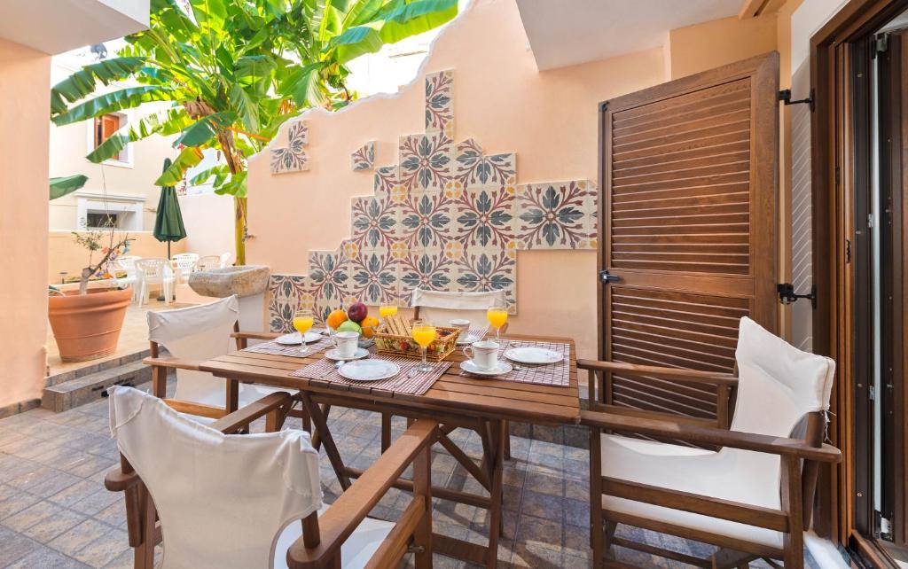 Sun's Island Suites room 3